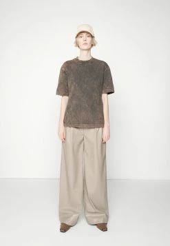 Han Kjøbenhavn DISTRESSED TEE SHORT SLEEVE - Print T-shirt - Black -Han Kjøbenhavn Shop 00c1fc84ab034c7ca7fea57a336562d6