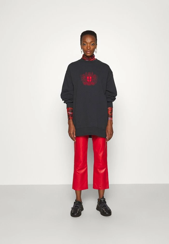 RELAXED CREW - Sweatshirt - faded black Han Kjøbenhavn RELAXED CREW - Sweatshirt - Faded Black -Han Kjøbenhavn Shop 00e0aed2d0ea49e6a19ef05c3da680ee