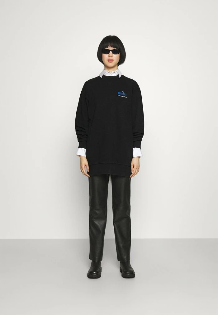 RELAXED CREW - Sweatshirt - faded black Han Kjøbenhavn RELAXED CREW - Sweatshirt - Faded Black -Han Kjøbenhavn Shop 012828de59cd46f0a9dadcfeba049d82