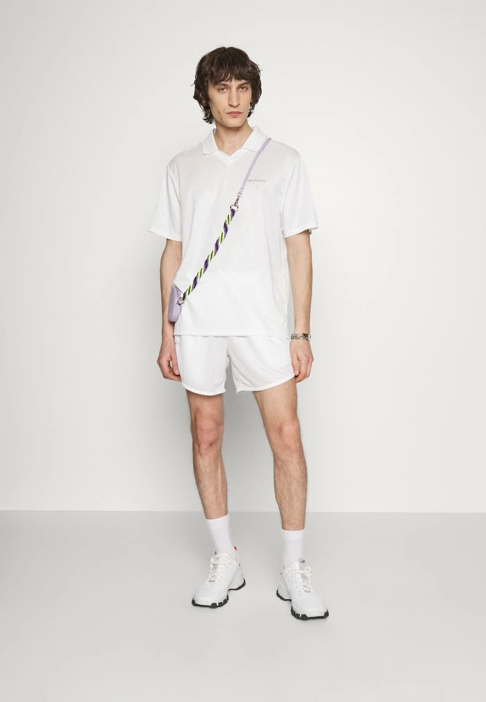 FOOTBALL TEE SHORT SLEEVE - Polo shirt - off white Han Kjøbenhavn FOOTBALL TEE SHORT SLEEVE - Polo Shirt - Off White -Han Kjøbenhavn Shop 02e48350ba0941fbb05596fbda56c067