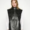 Han Kjøbenhavn DESK VEST - Waistcoat - Black -Han Kjøbenhavn Shop 03731ad818ef4813b9bf1af907fd1d4f