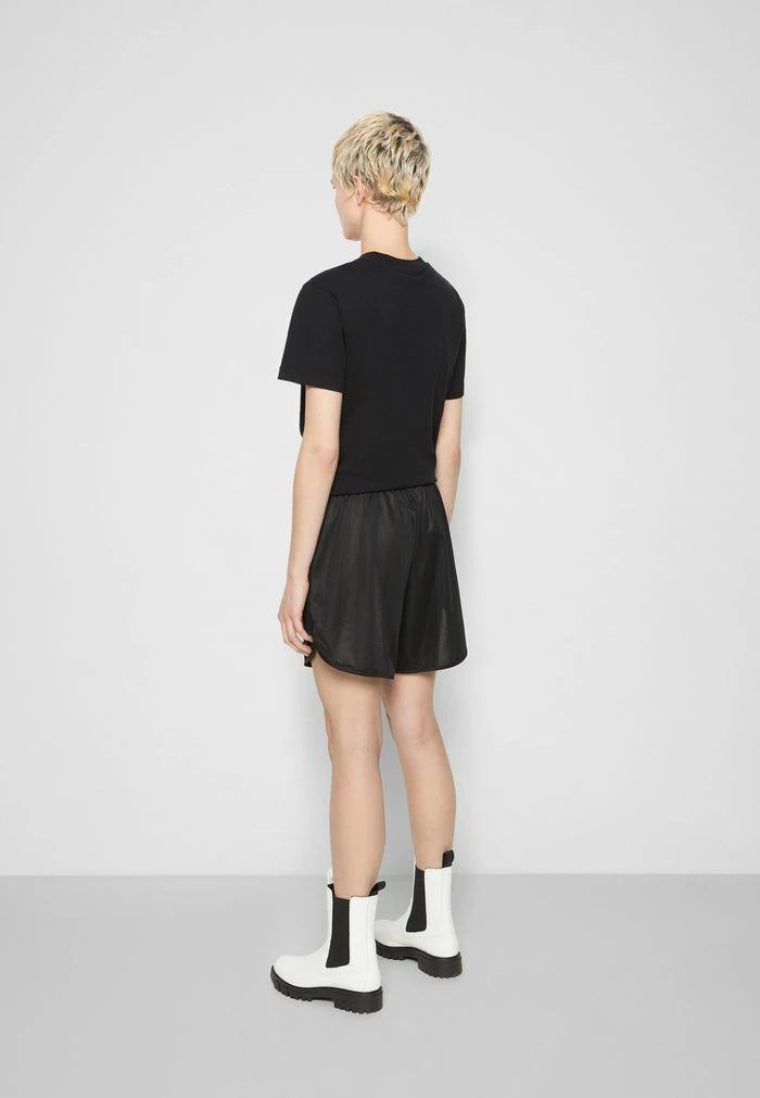 SPORT - Shorts - black Han Kjøbenhavn SPORT - Shorts - Black -Han Kjøbenhavn Shop 07beedbc89f94d86a79ccfd45a7d388d