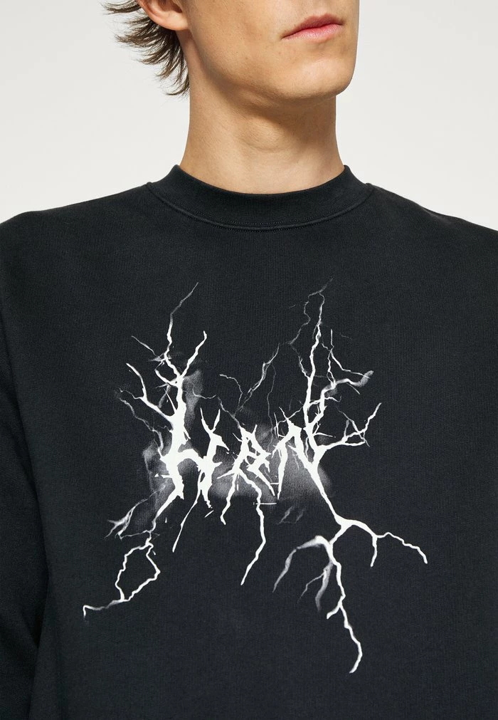 ARTWORK REGULAR CREWNECK - Sweatshirt - faded black Han Kjøbenhavn ARTWORK REGULAR CREWNECK - Sweatshirt - Faded Black -Han Kjøbenhavn Shop 0a462331b43049288f49c737ae593801