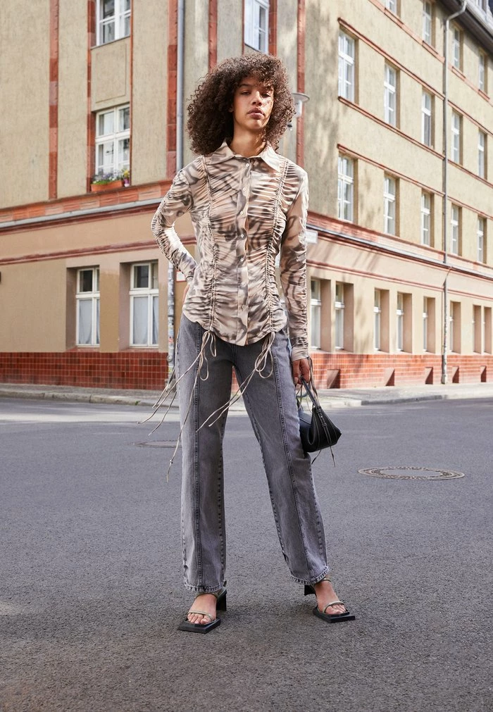 MID RISE BAGGY - Relaxed fit jeans - black washed Han Kjøbenhavn MID RISE BAGGY - Relaxed Fit Jeans - Black Washed -Han Kjøbenhavn Shop 0b92fa9342204e5da135d46f385cd7ef