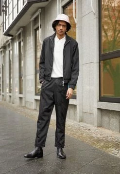 Han Kjøbenhavn TRACK PANTS - Trousers - Black