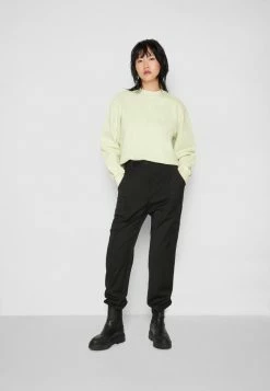 Han Kjøbenhavn BULKY CREW - Sweatshirt - Pale Green Acid 5 Han Kjøbenhavn BULKY CREW - Sweatshirt - Pale Green Acid -Han Kjøbenhavn Shop 10d52026fa71461f8998470ec5ca40f4