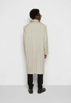 Han Kjøbenhavn SQUARE COAT - Classic Coat - Sand 5 Han Kjøbenhavn SQUARE COAT - Classic Coat - Sand -Han Kjøbenhavn Shop 155de283ad614242839c06133d875e1b