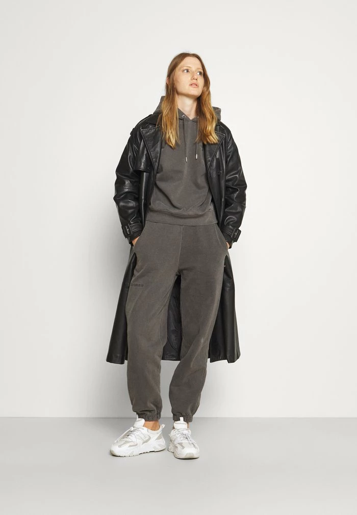 BULKY HOODIE - Sweatshirt - dark grey Han Kjøbenhavn BULKY HOODIE - Sweatshirt - Dark Grey -Han Kjøbenhavn Shop 1e584adfa17f4c2d8823541724dfb01b