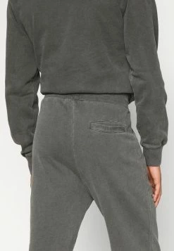 Han Kjøbenhavn Tracksuit Bottoms - Dark Grey -Han Kjøbenhavn Shop 255e4534336f4620804603c84fc8a1bf