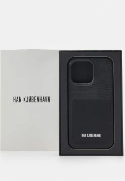 Han Kjøbenhavn IPHONE 13 PRO CASE WITH MACSAFE CARD HOLDER - Phone Case - Black -Han Kjøbenhavn Shop 341e6e9a4fb245fca44c2ddf70d4209d