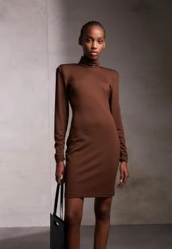 Han Kjøbenhavn SHARP TURTLENECK DRESS - Day Dress - Brown