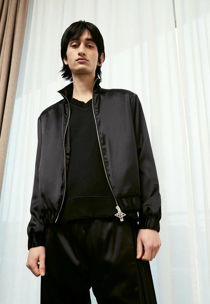 TRACK TOP PLISSÉ - Summer jacket - black Han Kjøbenhavn TRACK TOP PLISSÉ - Summer Jacket - Black -Han Kjøbenhavn Shop 432934ebf2c74a2889346570da56f410