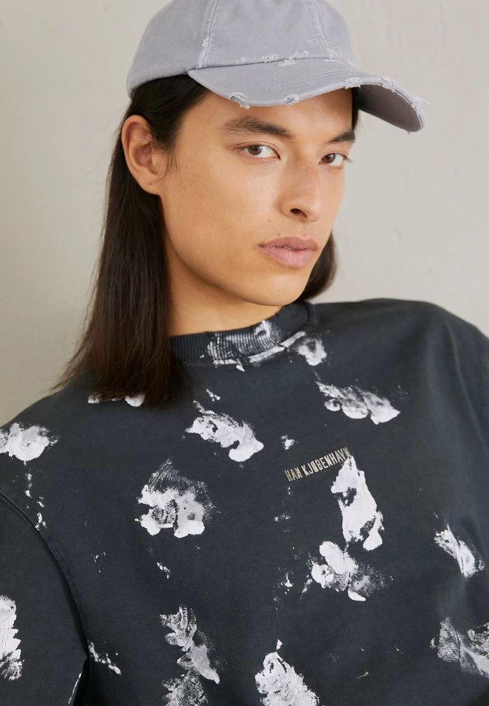 LOGO BOXY TEE LONG SLEEVE PAINT - Long sleeved top - faded black Han Kjøbenhavn LOGO BOXY TEE LONG SLEEVE PAINT - Long Sleeved Top - Faded Black -Han Kjøbenhavn Shop 43b9c2c0884a4156bd6f835afd482dbe