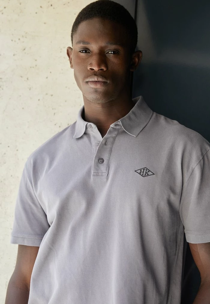 SHORT SLEEVE - Polo shirt - steel grey Han Kjøbenhavn SHORT SLEEVE - Polo Shirt - Steel Grey -Han Kjøbenhavn Shop 4ae8ec5f0f514069aee7286908a8626b