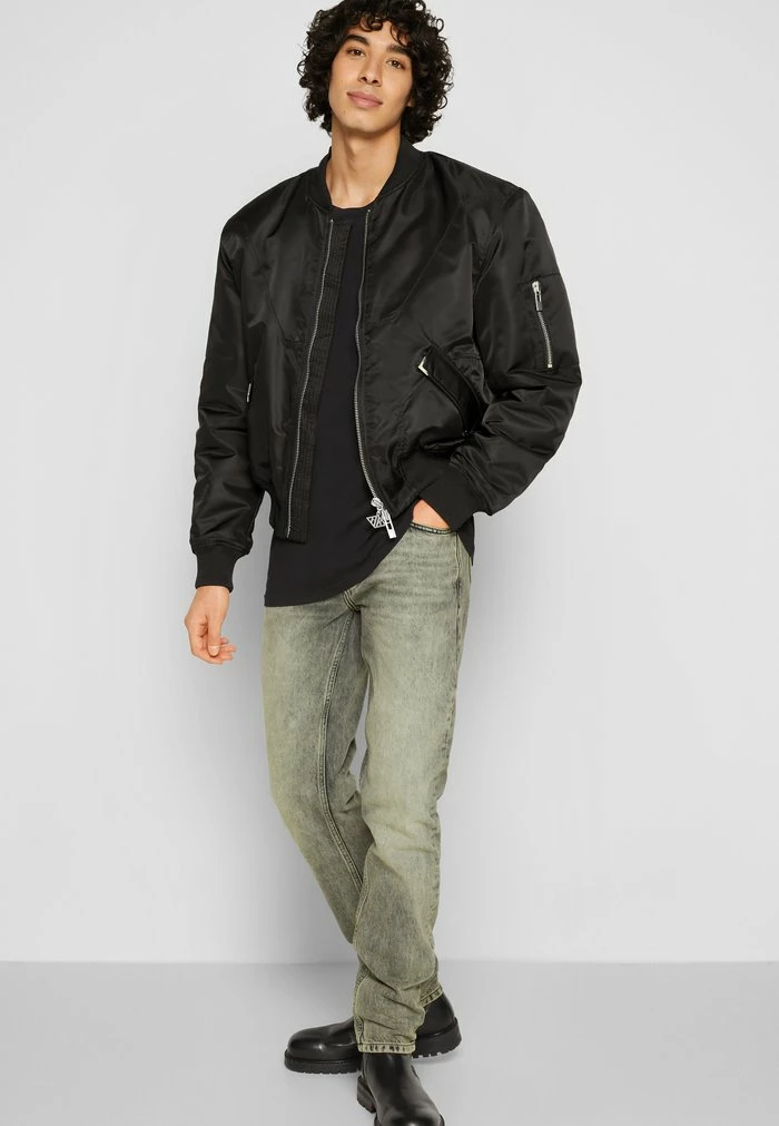 BOMBER - Bomber Jacket - black Han Kjøbenhavn BOMBER - Bomber Jacket - Black -Han Kjøbenhavn Shop 4bfccffa418c4052a1cc8bd2c2f323c4