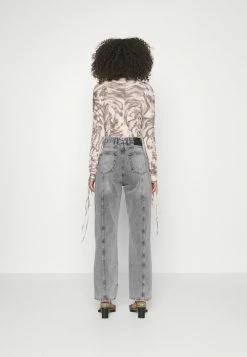 Han Kjøbenhavn MID RISE BAGGY - Relaxed Fit Jeans - Black Washed 6 Han Kjøbenhavn MID RISE BAGGY - Relaxed Fit Jeans - Black Washed -Han Kjøbenhavn Shop 4fbb6b8f8e7c42ac8d8d699d00c05402