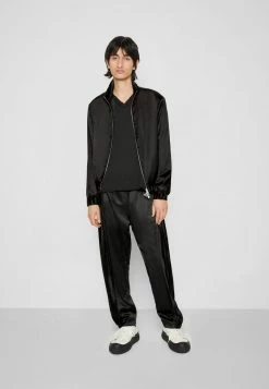 Han Kjøbenhavn TRACK TOP PLISSÉ - Summer Jacket - Black 5 Han Kjøbenhavn TRACK TOP PLISSÉ - Summer Jacket - Black -Han Kjøbenhavn Shop 5b8c96c88a7644068eacd7ba6dc24c54