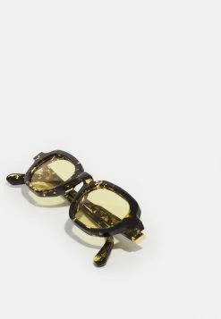 Han Kjøbenhavn BANKS UNISEX - Sunglasses - Yellow -Han Kjøbenhavn Shop 5e8d696e36204f99bde2383ec3d72d0c