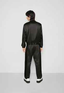 Han Kjøbenhavn TRACK TOP PLISSÉ - Summer Jacket - Black 4 Han Kjøbenhavn TRACK TOP PLISSÉ - Summer Jacket - Black -Han Kjøbenhavn Shop 5fa3979cb1d140a7a34f79736db2a5be