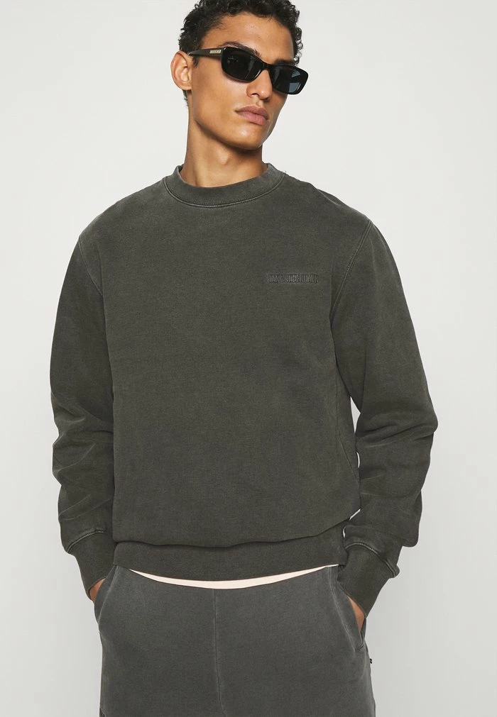 CASUAL CREW - Sweatshirt - dark grey Han Kjøbenhavn CASUAL CREW - Sweatshirt - Dark Grey -Han Kjøbenhavn Shop 685e95cca3634abe9295df90b5fcb4f0