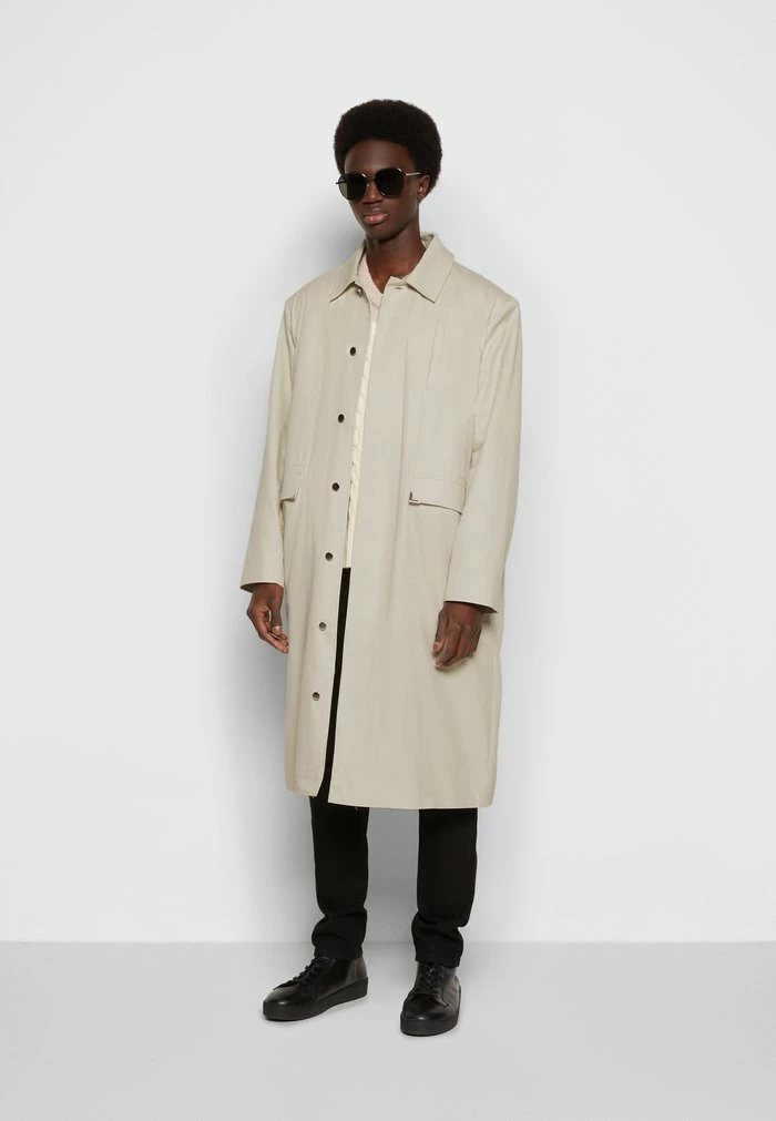 SQUARE COAT - Classic coat - sand Han Kjøbenhavn SQUARE COAT - Classic Coat - Sand -Han Kjøbenhavn Shop 6f75db4b12294cb880e658227b9bbcb6