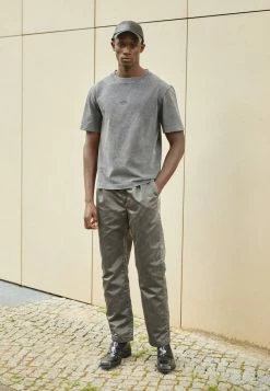 Han Kjøbenhavn DISTRESSED TEE SHORT SLEEVE DIAMOND - Basic T-shirt - Distressed Dark Grey