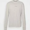 Han Kjøbenhavn DISTRESSED TEE LONG SLEEVE LOGO - Long Sleeved Top - Grey Melange -Han Kjøbenhavn Shop 74cab7dbabd44f448cf842356f142431