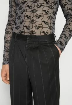 Han Kjøbenhavn PLEATED SUIT TROUSERS UNISEX - Trousers - Black -Han Kjøbenhavn Shop 7660da95f35e4f2788b8b7c07f5c8459