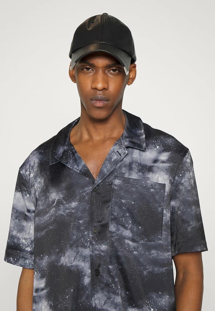 PRINTED SUMMER SHORT SLEEVE - Shirt - grey Han Kjøbenhavn PRINTED SUMMER SHORT SLEEVE - Shirt - Grey -Han Kjøbenhavn Shop 7896525dafa84fdb9e9757cdf1ddd3a8