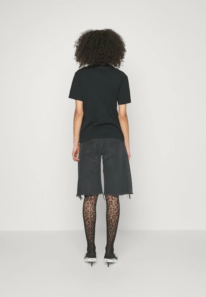 ARTWORK TEE SHORT SLEEVE - Print T-shirt - faded black Han Kjøbenhavn ARTWORK TEE SHORT SLEEVE - Print T-shirt - Faded Black -Han Kjøbenhavn Shop 7b2be9d6e6e148919866f662b00c1d55