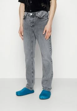 Han Kjøbenhavn Jeans Tapered Fit - Black Washed -Han Kjøbenhavn Shop 80cc992f3d9643babc1ba08e6caea888