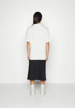 Han Kjøbenhavn ARTWORK BOXY TEE SHORT SLEEVE - Print T-shirt - Off White -Han Kjøbenhavn Shop 83c63700c451487c9b43101ac558b18b