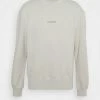 Han Kjøbenhavn DISTRESSED CREW LOGO - Sweatshirt - Grey Melange 1 Han Kjøbenhavn DISTRESSED CREW LOGO - Sweatshirt - Grey Melange -Han Kjøbenhavn Shop 85c483ba194249bdbcb8f2a927f38fd1