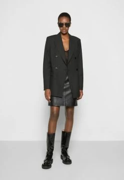 Han Kjøbenhavn BOXY SUIT - Short Coat - Dark Grey -Han Kjøbenhavn Shop 89c39ebf9f704acfb9798c3b6bc98f41