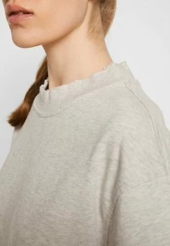 Han Kjøbenhavn DISTRESSED TEE SHORT SLEEVE - Basic T-shirt - Grey Melange -Han Kjøbenhavn Shop 8a5e3ab55f84472597ba90b97c430dfc