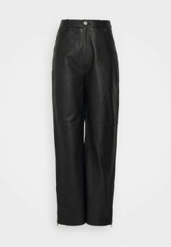 Han Kjøbenhavn RELAXED FITTED TROUSERS - Leather Trousers - Black -Han Kjøbenhavn Shop 8d3f27e114f04c618a04a430a5778654