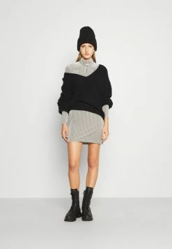 Han Kjøbenhavn Shop -Han Kjøbenhavn Shop 8fd51d1731554e8d8e9bb1cfa61dd1b7