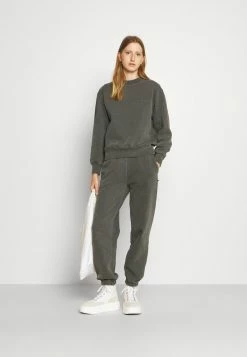 Han Kjøbenhavn Shop -Han Kjøbenhavn Shop 9119a5bf22104b6e9a44fee76d8f3a2a