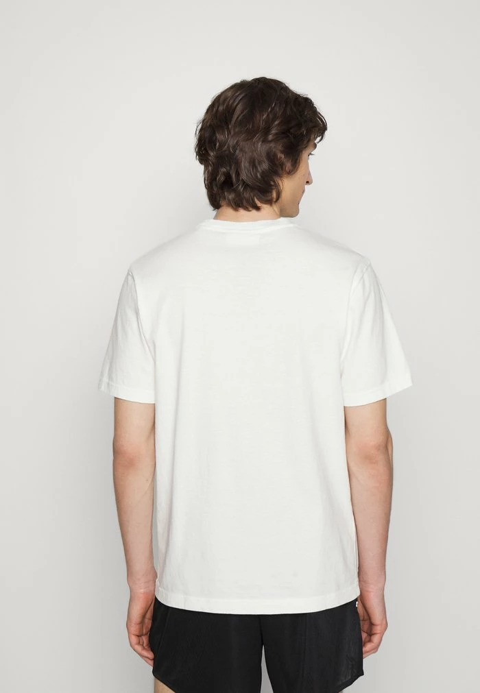 ARTWORK TEE SHORT SLEEVE - Print T-shirt - off white Han Kjøbenhavn ARTWORK TEE SHORT SLEEVE - Print T-shirt - Off White -Han Kjøbenhavn Shop 91235f309cbd4d799dd95a8252466ec7