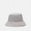 Han Kjøbenhavn BUCKET HAT LOGO UNISEX - Hat - Grey -Han Kjøbenhavn Shop 930f7d3b49ec44a08ae5485f6e6168f2
