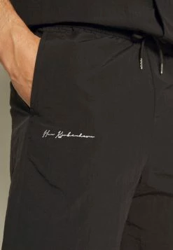 Han Kjøbenhavn TRACK - Shorts - Black -Han Kjøbenhavn Shop 932ac0d661f14f4f97d442a3a39afe22