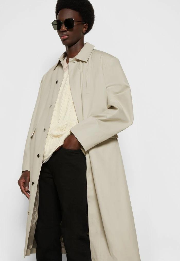 SQUARE COAT - Classic coat - sand Han Kjøbenhavn SQUARE COAT - Classic Coat - Sand -Han Kjøbenhavn Shop 945e67e6bf974b5ea0e55b8be839b92b