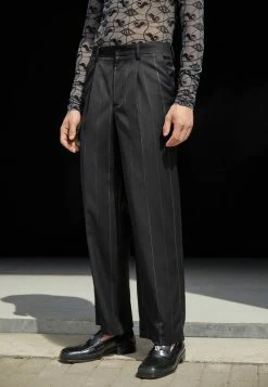 Han Kjøbenhavn PLEATED SUIT TROUSERS UNISEX - Trousers - Black -Han Kjøbenhavn Shop 97edb2fd2e8d445cbe11ae6769870bfb