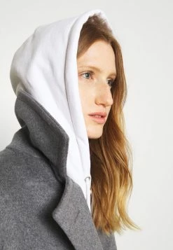 Han Kjøbenhavn BULKY HOODIE - Sweatshirt - White Logo -Han Kjøbenhavn Shop 9ec10d9999c548d08ed556c16c57a136