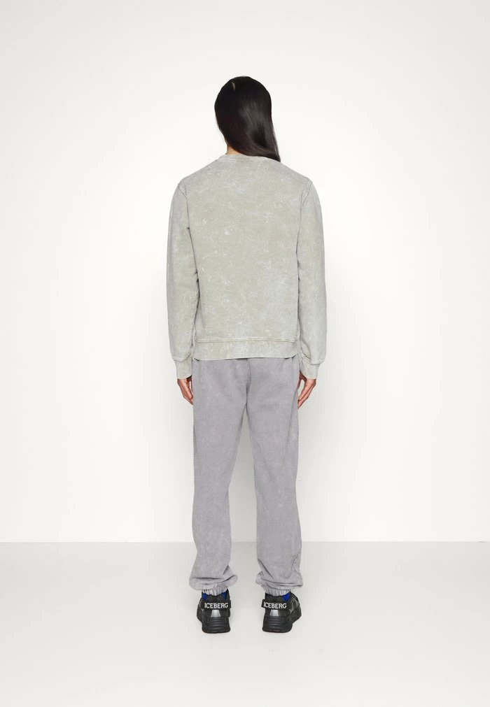 CASUAL CREWNECK - Sweatshirt - stone rock Han Kjøbenhavn CASUAL CREWNECK - Sweatshirt - Stone Rock -Han Kjøbenhavn Shop a677de3dc7ad43f28ab3aeade180dfaf