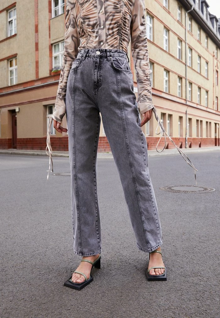 MID RISE BAGGY - Relaxed fit jeans - black washed Han Kjøbenhavn MID RISE BAGGY - Relaxed Fit Jeans - Black Washed -Han Kjøbenhavn Shop aaf1e6f6cb0942b2aaf0d47f7eadcdde