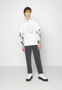 Han Kjøbenhavn ARTWORK TEE SHORT SLEEVE - Print T-shirt - Off White -Han Kjøbenhavn Shop ac2a4e33fa664b5aa634c8b1044d37d9