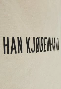 Han Kjøbenhavn TOTE BAG UNISEX - Tote Bag - Off-white -Han Kjøbenhavn Shop bc090ac98e0540b7b49b0dacf56baa92