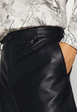 Han Kjøbenhavn SINGLE SUIT TROUSERS - Leather Trousers - Black -Han Kjøbenhavn Shop c4473da0659b4bb9b3f9418a6a89683b