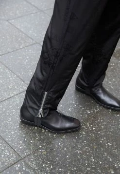 Han Kjøbenhavn TRACK PANTS - Trousers - Black -Han Kjøbenhavn Shop c97998ad7c334dbcb386e186036c46a9